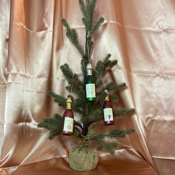 Wine and Rose Lover’s Bottle Ordainment Set - Picture 2 of 9